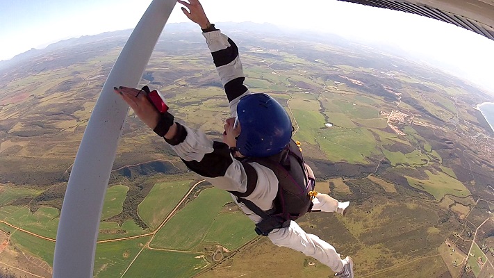 Skydive Mossel Bay's static line course: A great way to get into the world  of skydiving