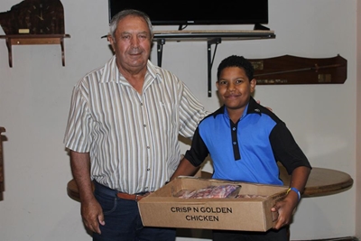 Arries wen Oudtshoorn gholfklub se vleisdag
