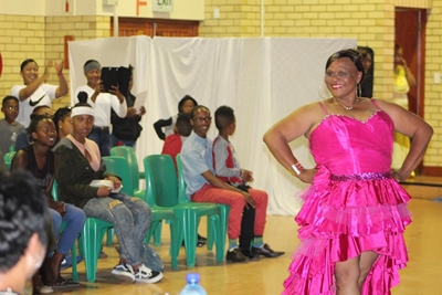 Volrond en vroulik vir 'n liefdessaak