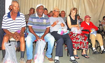 Bejaardes bederf vir Kersfees
