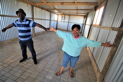 'Saal soek bietjie liefde' - Syferfonteiners