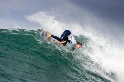 Municipality backs local surfer for Olympics