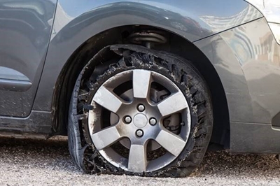  Headline: 2nd-hand tyres come at deadly cost