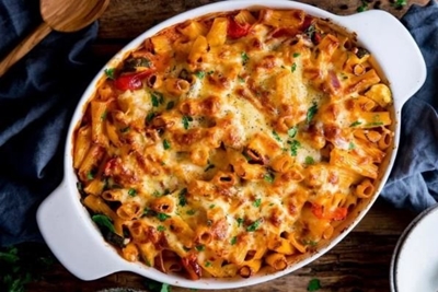 Creamy and cheesy vegetable pasta bake