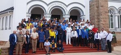 Uniformdiensgroepe verenig in gebed