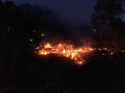 Knysna hillside burns