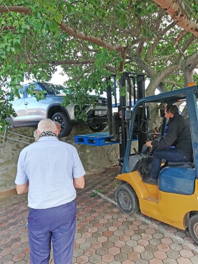 Die tannie en die wegholmotor