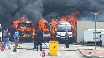 Gemene spel vermoed na busse brand