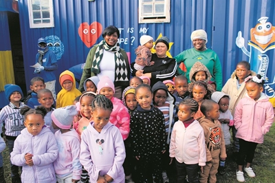 Sonneblom-kleuterskool pryk met nuwe baadjie
