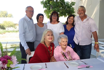 Joey van Wyk vier 100ste mylpaal