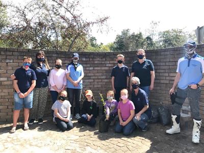 AfriForum George skenk bome aan Voortrekkers