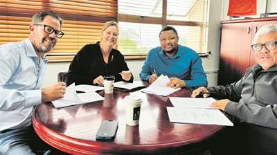 Plett airport deal splutters