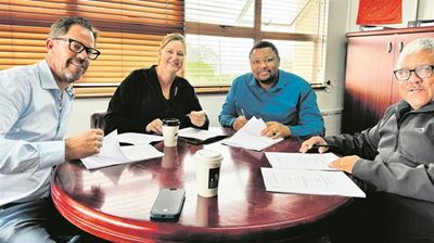 Plett airport deal splutters