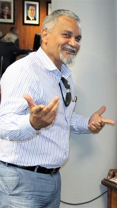 Botha and Hendricks leave on second wave