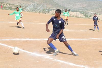 Footballer (17) dies
