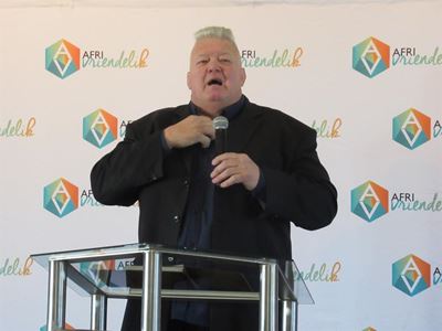 As jy in SA wil bly, doen iets, sê Wiese