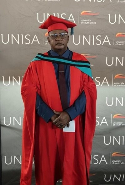 Mosselbaaier verwerf PhD in opvoedkunde