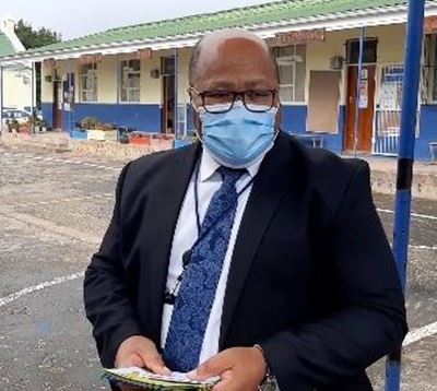 Juweel in onderwys ontferm hom oor kindervoete