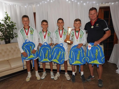 Jocelyn Marais laeskole tennistoernooi in Graaff-Reinet