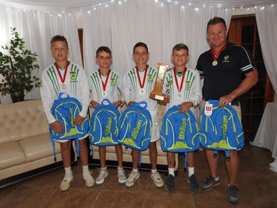Jocelyn Marais laeskole tennistoernooi in Graaff-Reinet