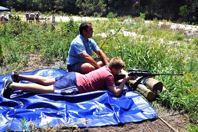 Leerlinge skiet vir 'n vale!