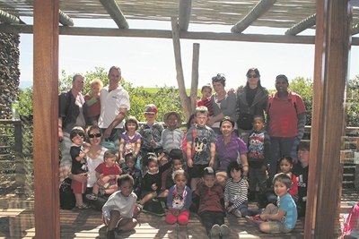 Speelgroep kuier in die veld