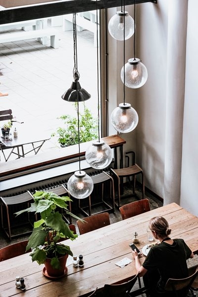 Why Women Thrive in Hospitality 