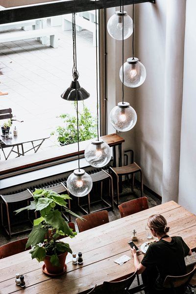 Why Women Thrive in Hospitality 
