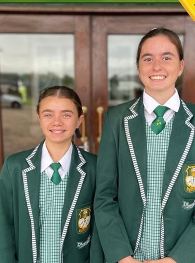 Twee van Hoërskool Langenhoven stap medaljes los