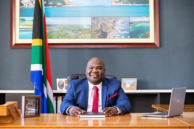 Police probe death threats aimed at Knysna mayor