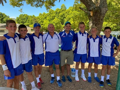 Oakdale-tennis maak stem dik by toernooi