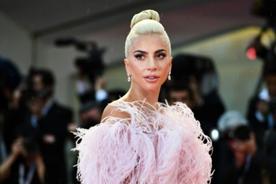 Thunderstorm halts Lady’s Gaga’s movie debut