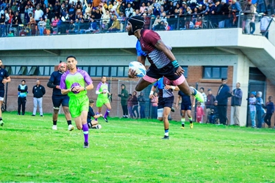 Harlequins klop All Blacks in taai stryd