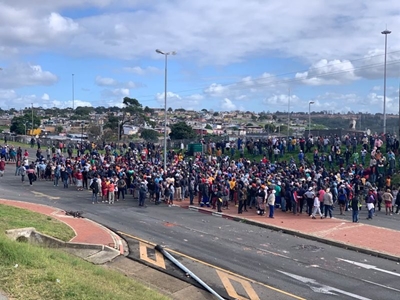 MEC meets Qolweni protesters