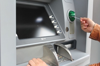 Protect yourself from ATM scammers