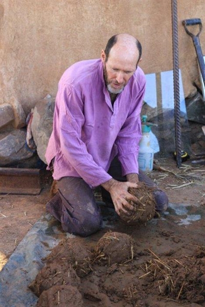 Building with clay and straw
