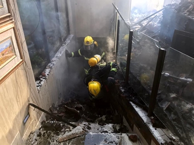 Brand vernietig deel van woning