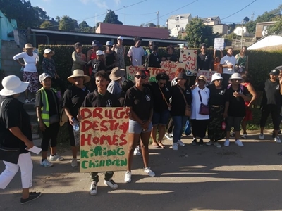 Peaceful anti-drug march in Hornlee
