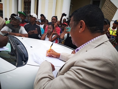 Update: Mayor receives memorandum