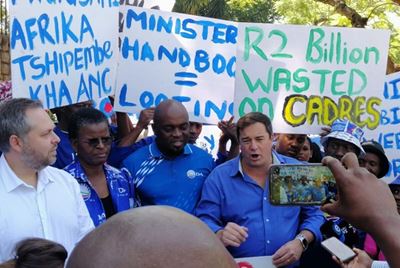 DA protests outside ministers’ houses, wants bill to cut their perks 