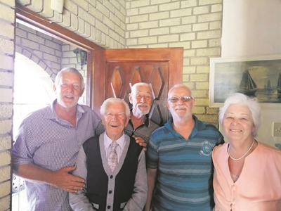 Oom Piet vier sy 100ste verjaarsdag