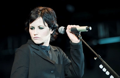 Cranberries singer dies suddenly