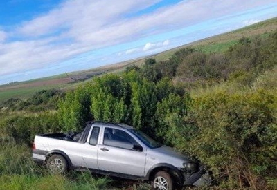 Noue ontkoming na bakkie se band bars