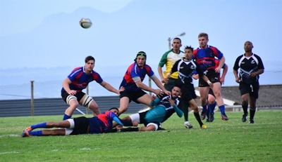 Mosselbaai dring deur na eindstryd