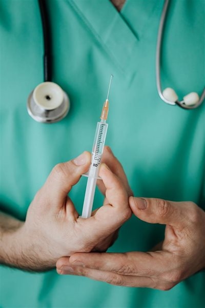 Why are South African men not getting vaccinated?