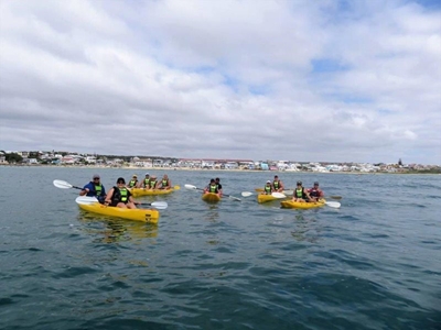 Jo Black roei in Stilbaai