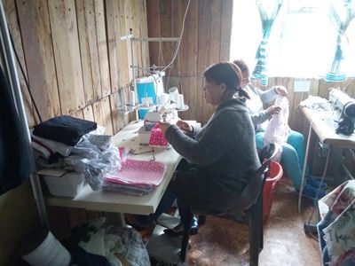 Plett women make mask of the situation