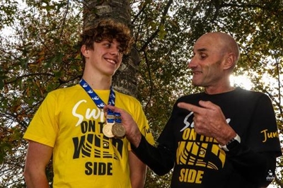 11 swemmers, 32 medaljes