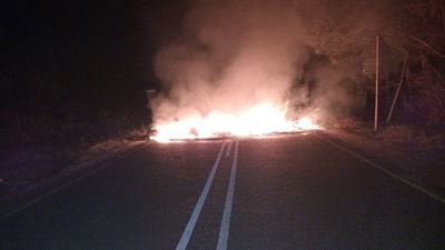 Protesters close Rheenendal Road over ongoing water outage