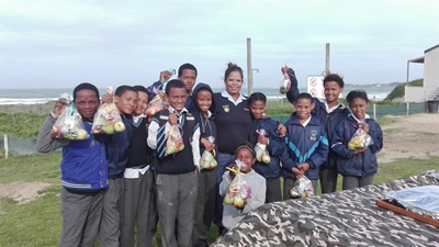 Stilbaai-polisie begin Projek Hoop